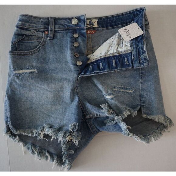Free People OB963098 Women's Sz 26 Blue CRVY Vintage Denim Button-Fly Shorts - Picture 8 of 8